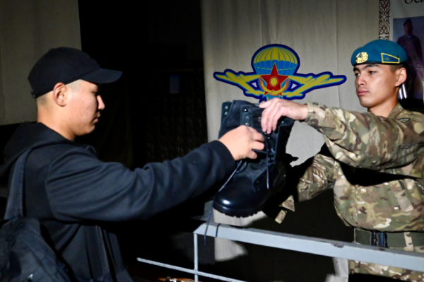 Более 600 солдат пополнят десантно-штурмовую бригаду Конаевского гарнизона Более 600 солдат пополнят десантно-штурмовую бригаду Конаевского гарнизона