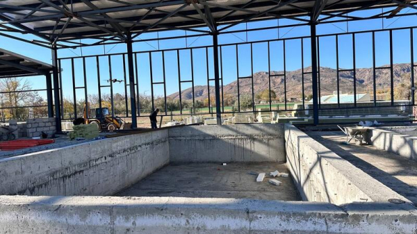 В Улытауском районе строится здание бассейна В Улытауском районе строится здание бассейна