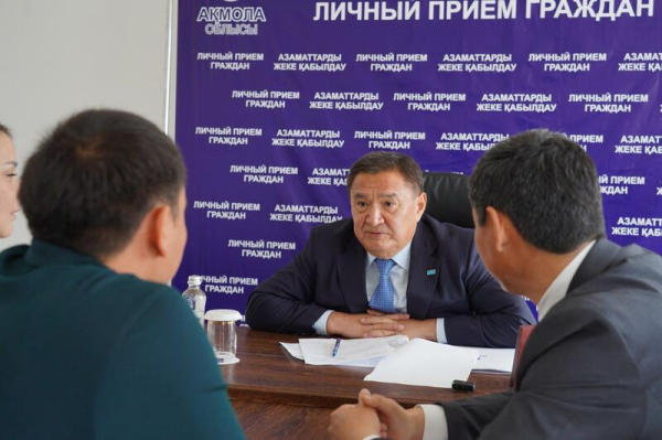 Марат Ахметжанов обсудил с жителями Атбасарского района итоги уборочной кампании и вопросы развития региона Марат Ахметжанов обсудил с жителями Атбасарского района итоги уборочной кампании и вопросы развития региона