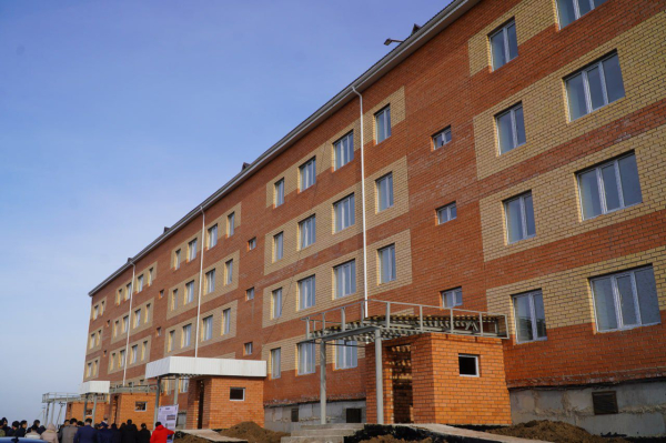 Аким области ознакомился с социальными объектами и новым производством в Аккольском районе