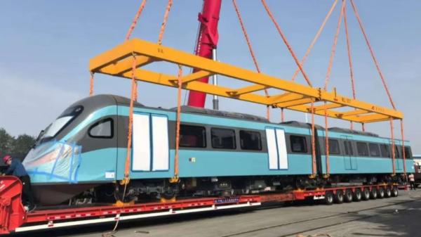 Ещё два состава LRT доставили в Астану: проезд на центральных улицах временно ограничат