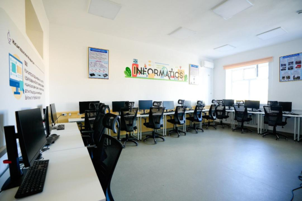 Более 130 тысяч учеников начали учебный год в обновленных школах Более 130 тысяч учеников начали учебный год в обновленных школах