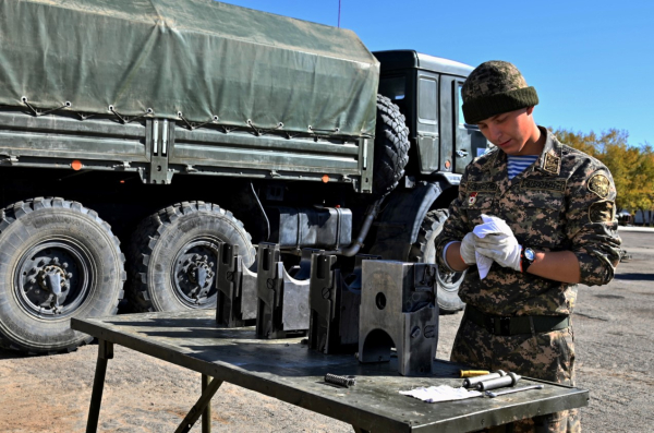 В Десантно-штурмовой бригаде Конаевского гарнизона стартовал перевод техники на зимний период эксплуатации В Десантно-штурмовой бригаде Конаевского гарнизона стартовал перевод техники на зимний период эксплуатации