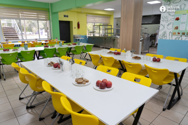 
Чем кормят в казахстанских школах после "оздоровления" детского меню – фоторепортаж Informburo
