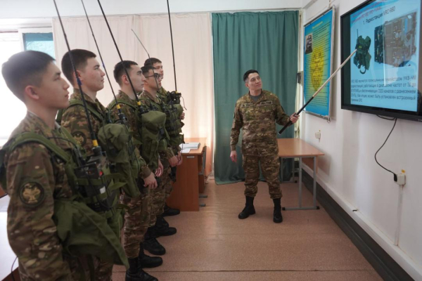 В учебном центре «Бітімгер» проверили готовность миротворцев к международной миссии