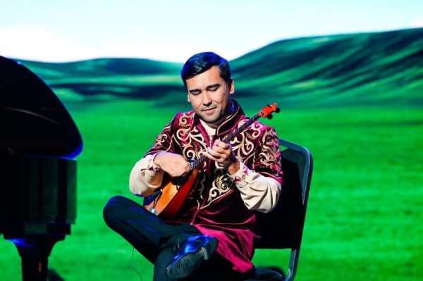 Год рабочих профессий: в Астане отметили лучших работников и ветеранов труда Год рабочих профессий: в Астане отметили лучших работников и ветеранов труда