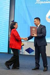 Аким Павлодарской области Асаин Байханов поздравил Торайгыров университет с 65-летием