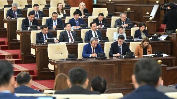 "Это маразм". Депутат Базарбек высказался по поводу скандального заявления о работе мажилиса
"Это маразм". Депутат Базарбек высказался по поводу скандального заявления о работе мажилиса