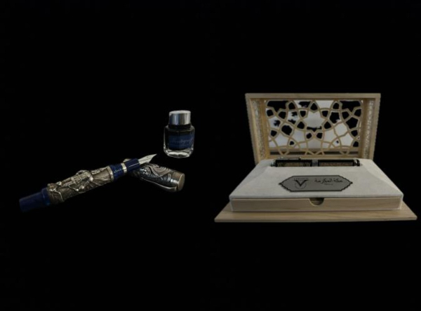 Оружие, ручки и монеты из особняка Масимова продали на торгах
 
Оружие, ручки и монеты из особняка Масимова продали на торгах