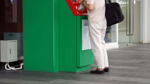 При пополнении карт на сумму более 500 тысяч тенге отправитель должен будет указывать свой ИИН
При пополнении карт на сумму более 500 тысяч тенге отправитель должен будет указывать свой ИИН