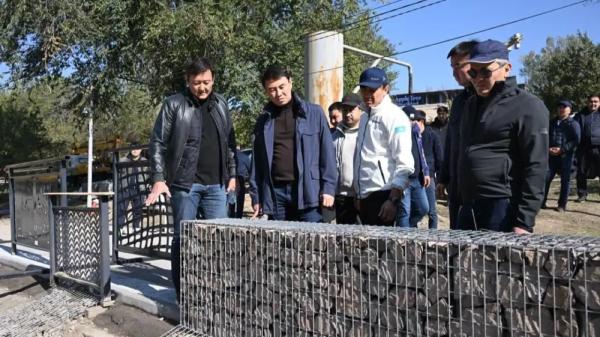 Сатыбалды проверил благоустройство набережной и городских парков Алматы