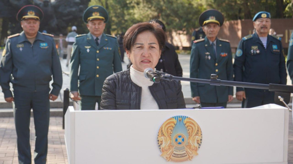 В Алматы тридцать призывников отправились служить в Десантно-штурмовые войска