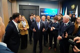 Аким Акмолинской области встретился с депутатами Мажилиса: акцент - на цифровизацию и развитие региона Аким Акмолинской области встретился с депутатами Мажилиса: акцент - на цифровизацию и развитие региона