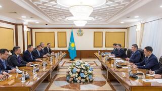 Олжас Бектенов обсудил с главой компании Zijin Mining Group Чэнь Цзиньхэ инвестиционное сотрудничество в горно-металлургическом комплекс Олжас Бектенов обсудил с главой компании Zijin Mining Group Чэнь Цзиньхэ инвестиционное сотрудничество в горно-металлургическом комплекс