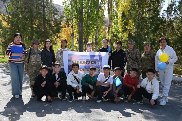 Дети из Арысского гарнизона отдыхают в республиканском лагере «Балдаурен» Дети из Арысского гарнизона отдыхают в республиканском лагере «Балдаурен»