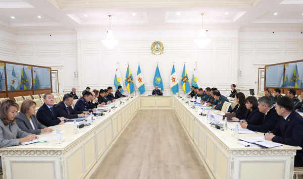 Министр обороны обозначил необходимость совершенствования жилищного законодательства Министр обороны обозначил необходимость совершенствования жилищного законодательства