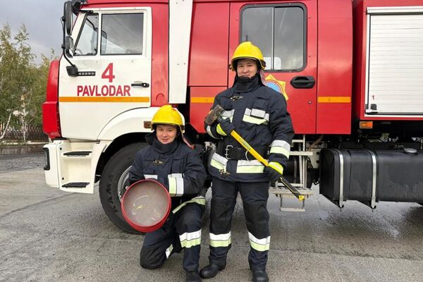 Братья-близнецы служат в МЧС Казахстана