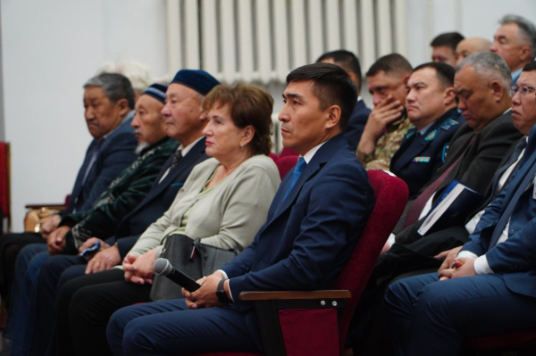 Марат Ахметжанов встретился с жителями Аккольского района Марат Ахметжанов встретился с жителями Аккольского района