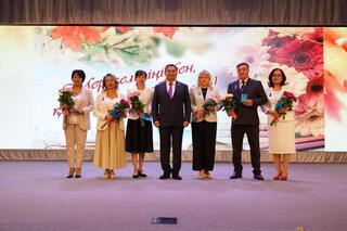 Лучшие педагоги Акмолинской области получили признание и награды ко Дню учителя