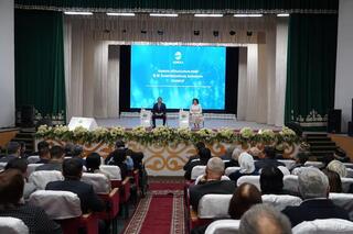 Марат Ахметжанов обсудил с жителями Атбасарского района итоги уборочной кампании и вопросы развития региона Марат Ахметжанов обсудил с жителями Атбасарского района итоги уборочной кампании и вопросы развития региона