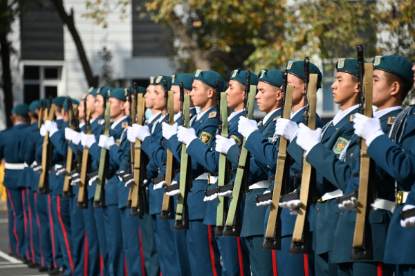 В Шымкенте воспитанники военного колледжа приняли «Клятву» В Шымкенте воспитанники военного колледжа приняли «Клятву»