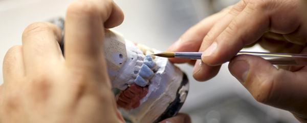 Излишки пенсионных в Казахстане все еще можно тратить на лечение, кроме стоматологии Излишки пенсионных в Казахстане все еще можно тратить на лечение, кроме стоматологии