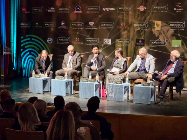 Казахстан представил аграрный потенциал на форуме в Греции