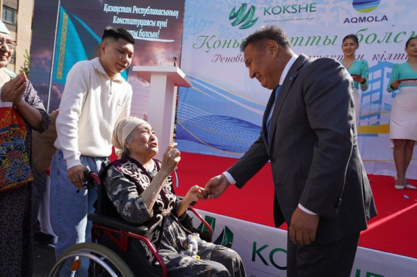 В Кокшетау 100 семей получили новые квартиры по программе реновации В Кокшетау 100 семей получили новые квартиры по программе реновации