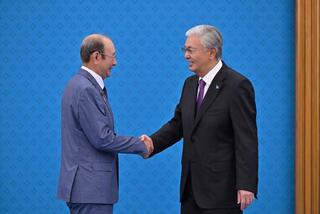 Учитель из Мангистау получил награду из рук Главы государства