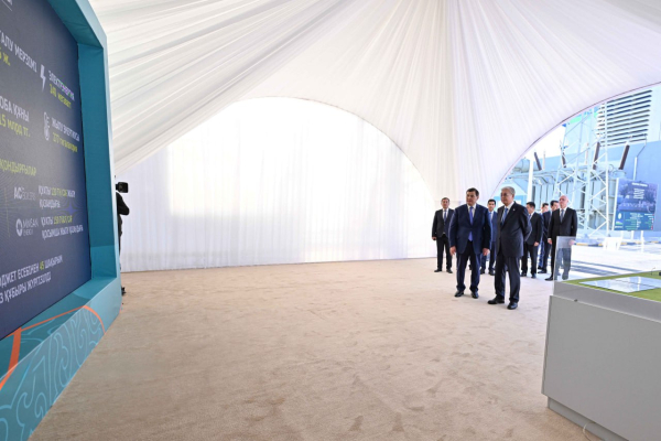 Токаев посетил новый футбольный стадион в Кызылорде
 
Токаев посетил новый футбольный стадион в Кызылорде