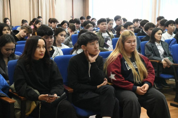 В Астане провели урок правовой грамотности для молодежи