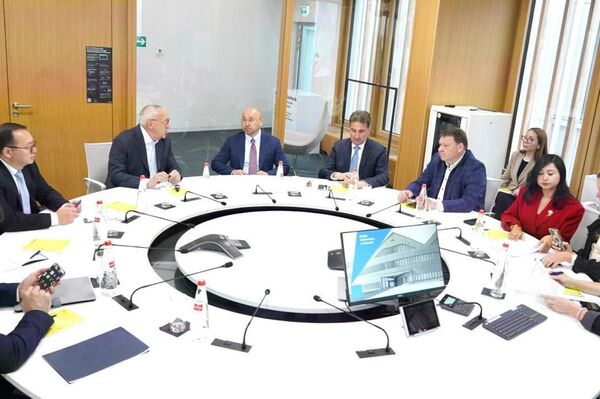 Казахстан заинтересован в обучении специалистов в "Сколково" - Даурен Абаев Казахстан заинтересован в обучении специалистов в "Сколково" - Даурен Абаев