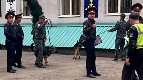 Телефонный террорист из Украины парализовал работу школ Бишкека