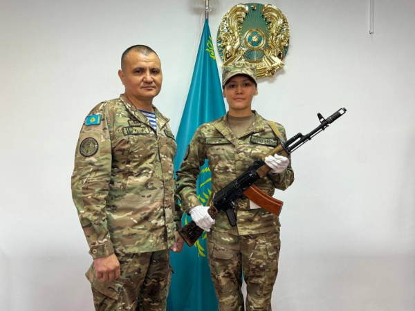 Армейская спортсменка, чемпион мира по боксу Алуа Балкибекова приняла Военную присягу Армейская спортсменка, чемпион мира по боксу Алуа Балкибекова приняла Военную присягу