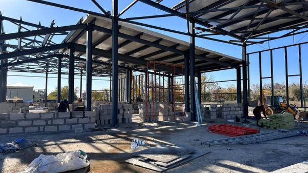 В Улытауском районе строится здание бассейна В Улытауском районе строится здание бассейна