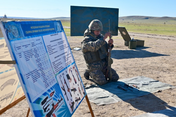 Итоговая проверка в войсках: военнослужащие сдают зачёты по боевой подготовке Итоговая проверка в войсках: военнослужащие сдают зачёты по боевой подготовке