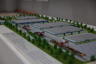 4 500 рабочих мест и 70 млрд инвестиций: в Алматинской области открылся крупнейший логистический парк 4 500 рабочих мест и 70 млрд инвестиций: в Алматинской области открылся крупнейший логистический парк