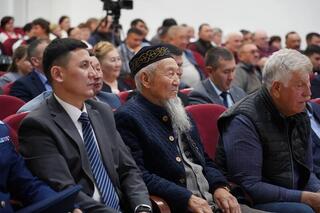 Аким Акмолинской области провел встречу с населением Есильского района Аким Акмолинской области провел встречу с населением Есильского района