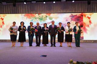 Лучшие педагоги Акмолинской области получили признание и награды ко Дню учителя