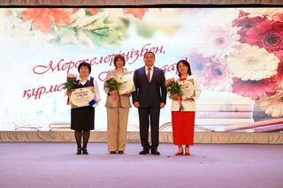Лучшие педагоги Акмолинской области получили признание и награды ко Дню учителя