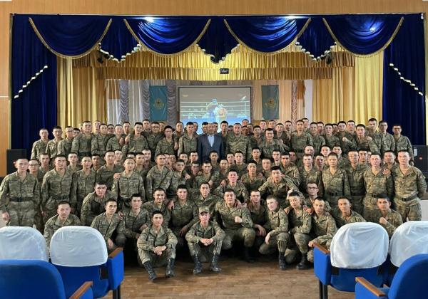 В Нацгвардии провели встречу с Олимпийским чемпионом Ермаханом Ибраимовым В Нацгвардии провели встречу с Олимпийским чемпионом Ермаханом Ибраимовым