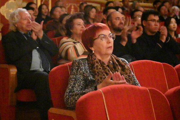 Заслуженная артистка России Альбина Шагимуратова выступила в "Астана Опера" Заслуженная артистка России Альбина Шагимуратова выступила в "Астана Опера"