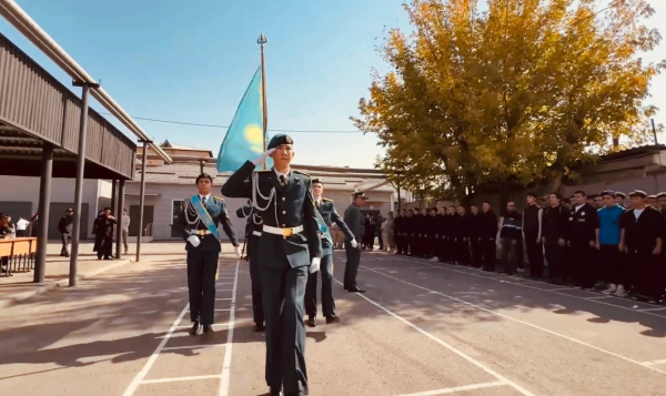В Шымкенте прошла торжественная церемония проводов новобранцев в армию В Шымкенте прошла торжественная церемония проводов новобранцев в армию