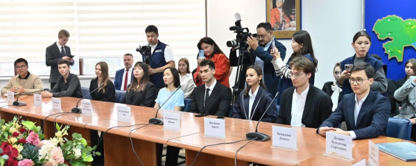 Издание к 80-летию Победы передадут ветераны школьным библиотекам Астаны 