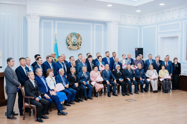 В Западно-Казахстанской области ко Дню Республики вручены государственные награды В Западно-Казахстанской области ко Дню Республики вручены государственные награды