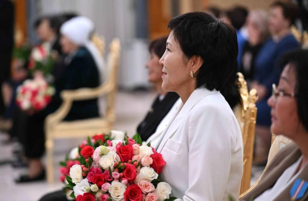 Актюбинский учитель получил награду от Президента Актюбинский учитель получил награду от Президента