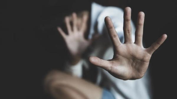 Главу Кандыагаша осудили за избиение женщины: в акимате объяснили, почему он продолжает работать
 
Главу Кандыагаша осудили за избиение женщины: в акимате объяснили, почему он продолжает работать