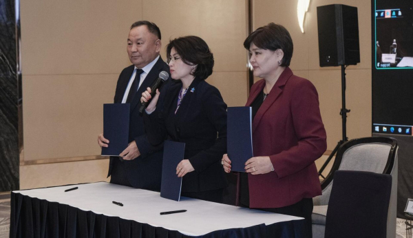 Дроны высадят семена растений на дне Арала 