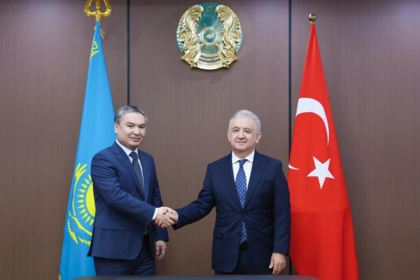 В Астане обсудили укрепление промышленного диалога между Казахстаном и Турцией В Астане обсудили укрепление промышленного диалога между Казахстаном и Турцией
