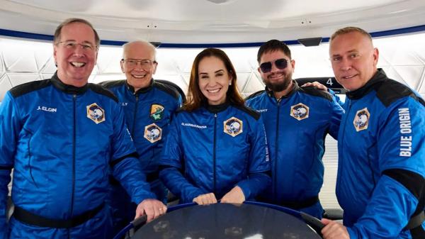 Казахстанка Данна Карагусова успешно совершила космический полёт
Казахстанка Данна Карагусова успешно совершила космический полёт